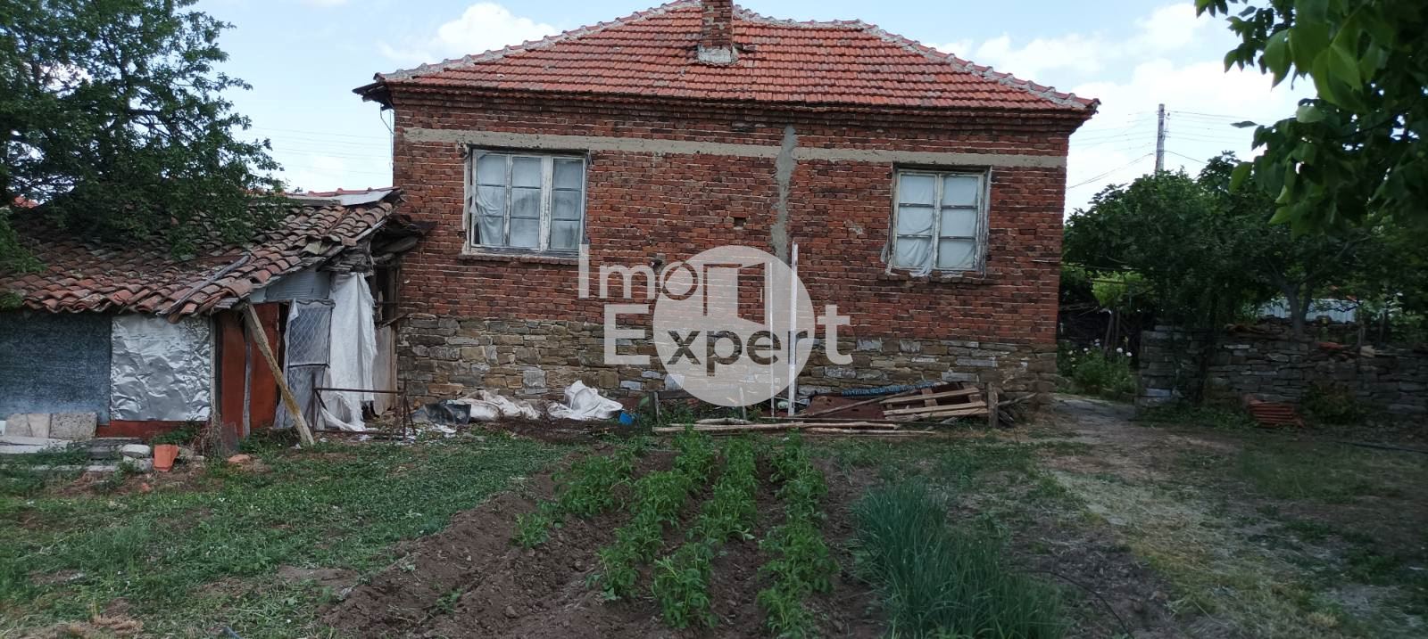 Едноетажна къща в живописно село Искра област Бургас-0 Едноетажна къща в живописно село Искра област Бургас - 0