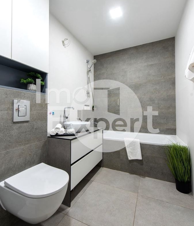 ПРОСТОРЕН Едностаен със собствен двор и ПАРКОМЯСТО в цената!!! - 0