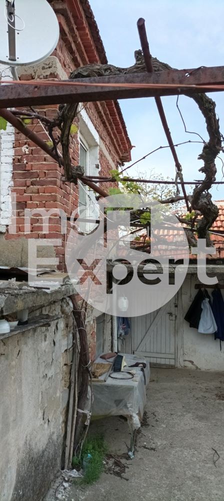 Едноетажна къща в живописно село Искра област Бургас-0 Едноетажна къща в живописно село Искра област Бургас - 0