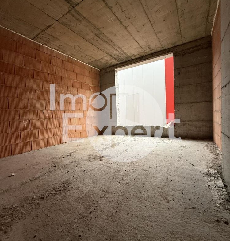 Голям двустаен апартамент за преустройство в бутикова сграда кв.Хоризонт - 0