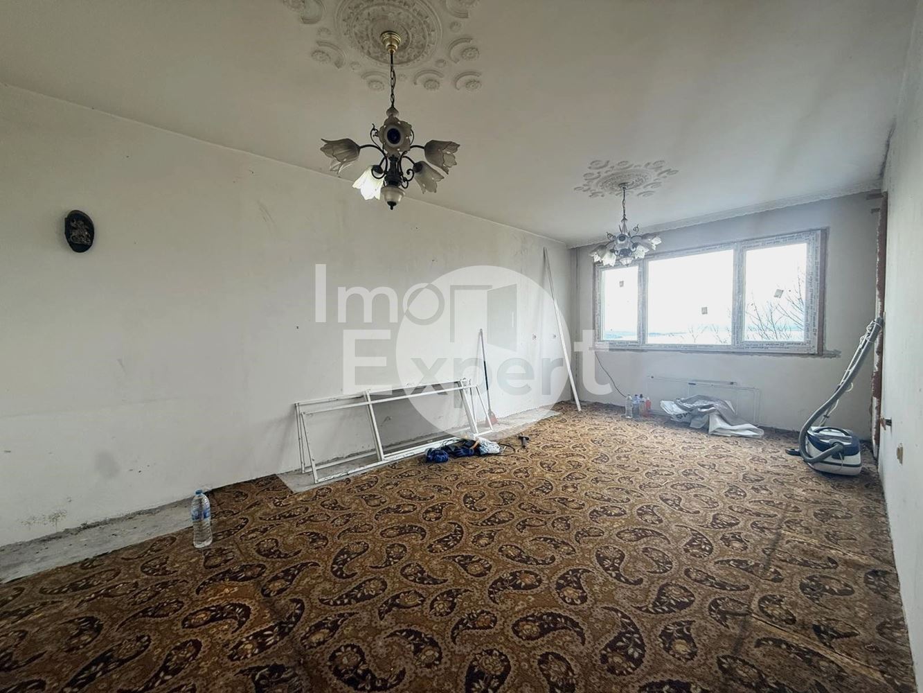 Апартамент с три отделни стаи в жк.Меден Рудник-зона В - 0