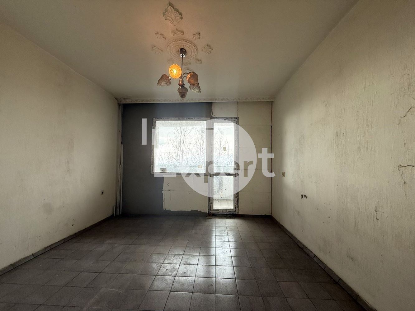 Апартамент с три отделни стаи в жк.Меден Рудник-зона В - 0