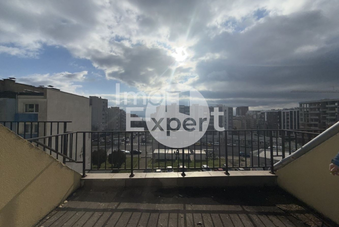 Тристаен апартамент с акт16 жк.Меден рудник зона В - 0