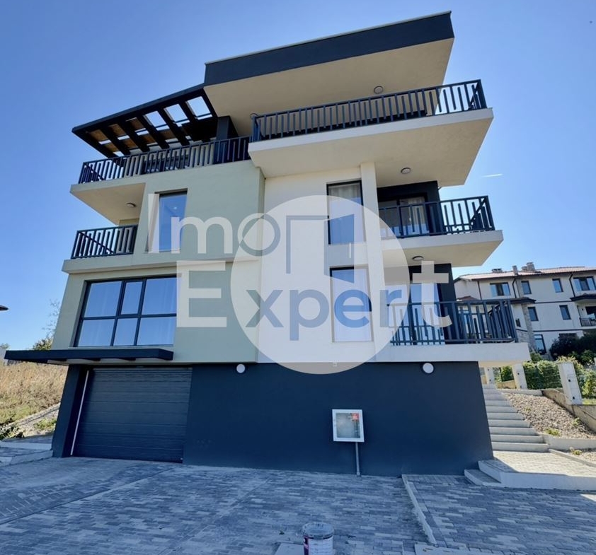 Стилно Обзаведен апартамент с акт16 в жк.Меден рудник - 0