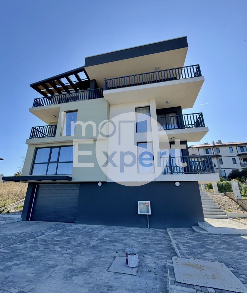 Стилно Обзаведен апартамент с акт16 в жк.Меден рудник - 0