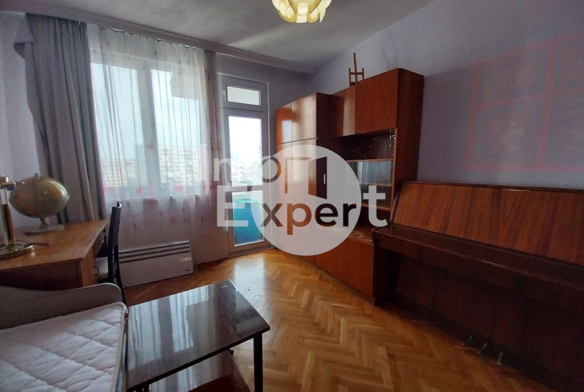 Просторен апартамент с две спални на ТОП локация - 0