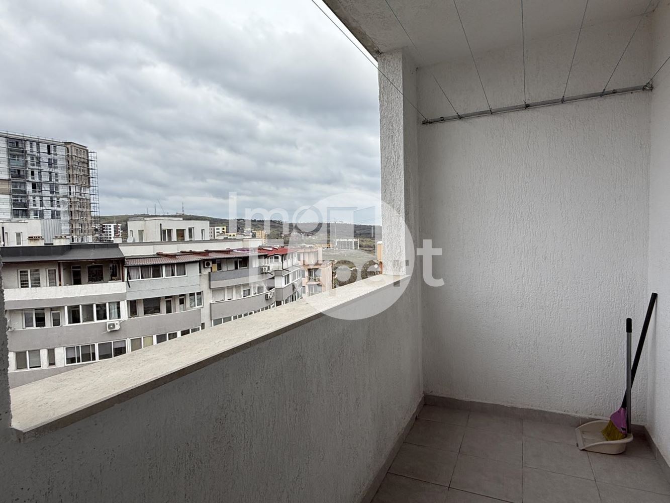 Обзаведен двустаен апартамент в жк.Меден рудник зона А с акт16 - 0