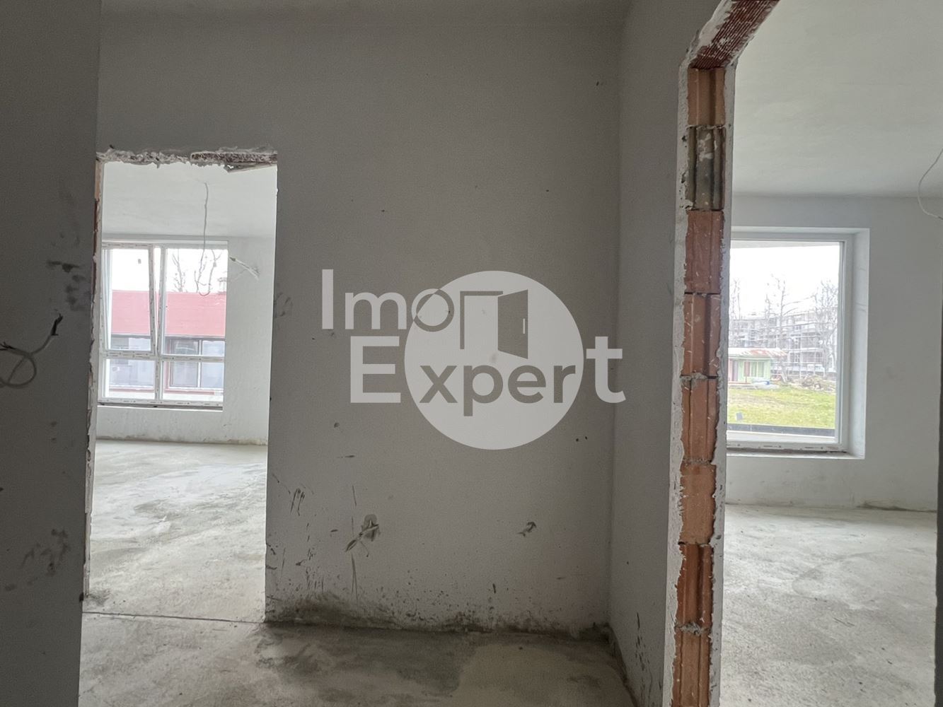 Двустаен апартамент на първа линия море в кв. Крайморие - 0