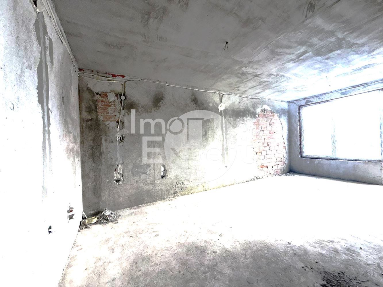 Тристаен апартамент с акт16 жк.Меден рудник зона В-0 Тристаен апартамент с акт16 жк.Меден рудник зона В - 0