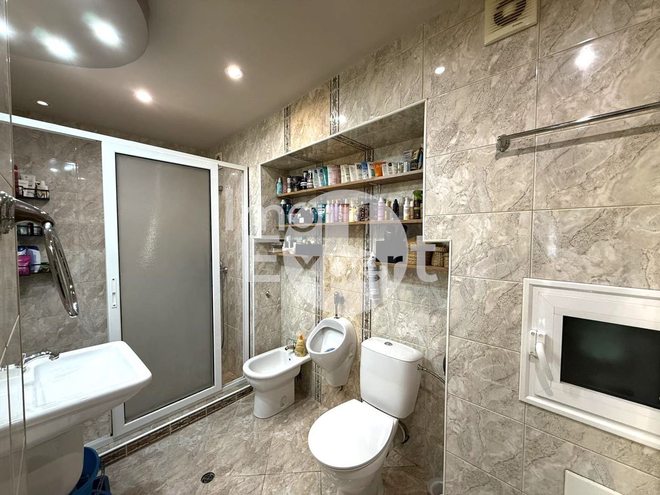 Обзаведен многостаен апартамент на две нива -жк. Меден Рудник - 0