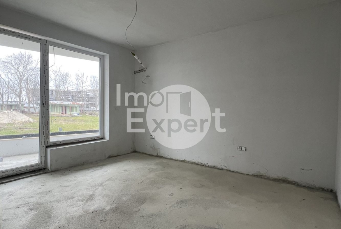 Двустаен апартамент на първа линия море в кв. Крайморие - 0