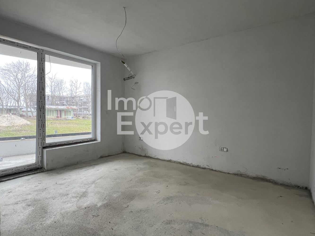 Двустаен апартамент на първа линия море в кв. Крайморие - 0