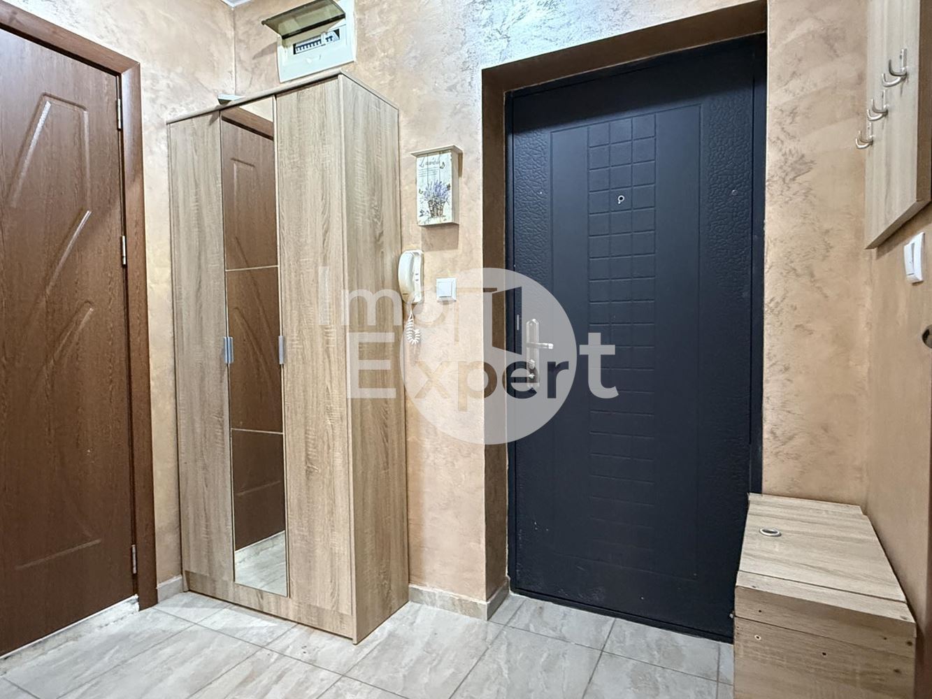 Обзаведен двустаен апартамент в жк.Меден рудник зона А с акт16 - 0