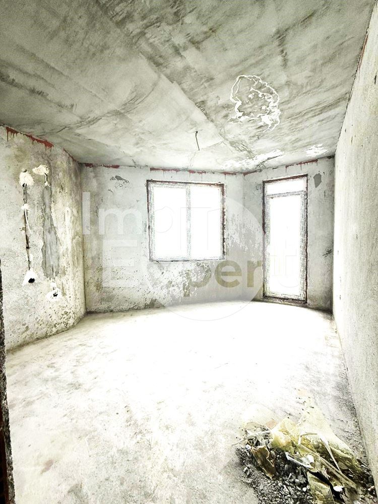 Тристаен апартамент с акт16 жк.Меден рудник зона В-0 Тристаен апартамент с акт16 жк.Меден рудник зона В - 0