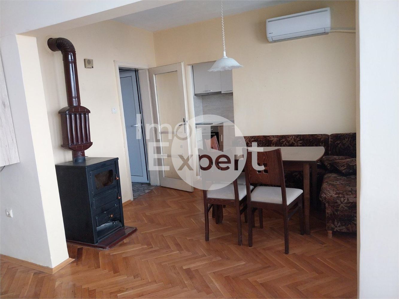 Просторен апартамент с две спални на ТОП локация-0 Просторен апартамент с две спални на ТОП локация - 0