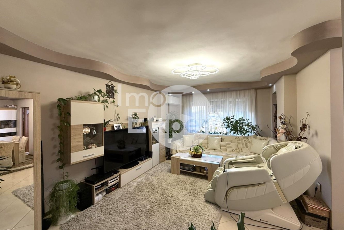 Обзаведен многостаен апартамент на две нива -жк. Меден Рудник - 0