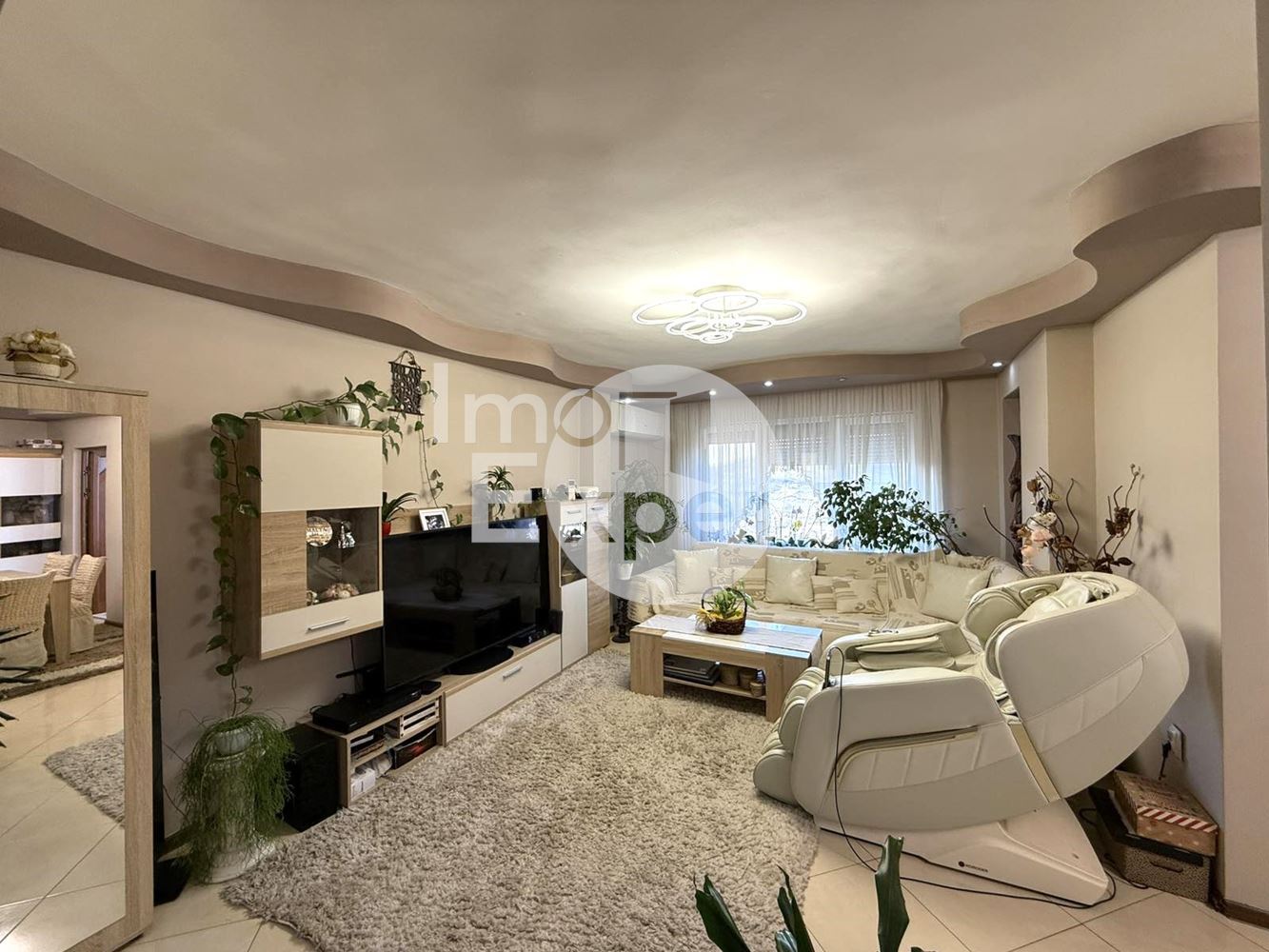 Обзаведен многостаен апартамент на две нива -жк. Меден Рудник - 0