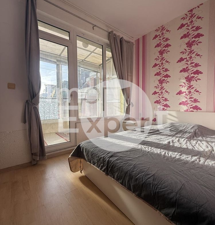 Двустаен южен апартамент с асансьор и акт16 жк.Възраждане !!! - 0