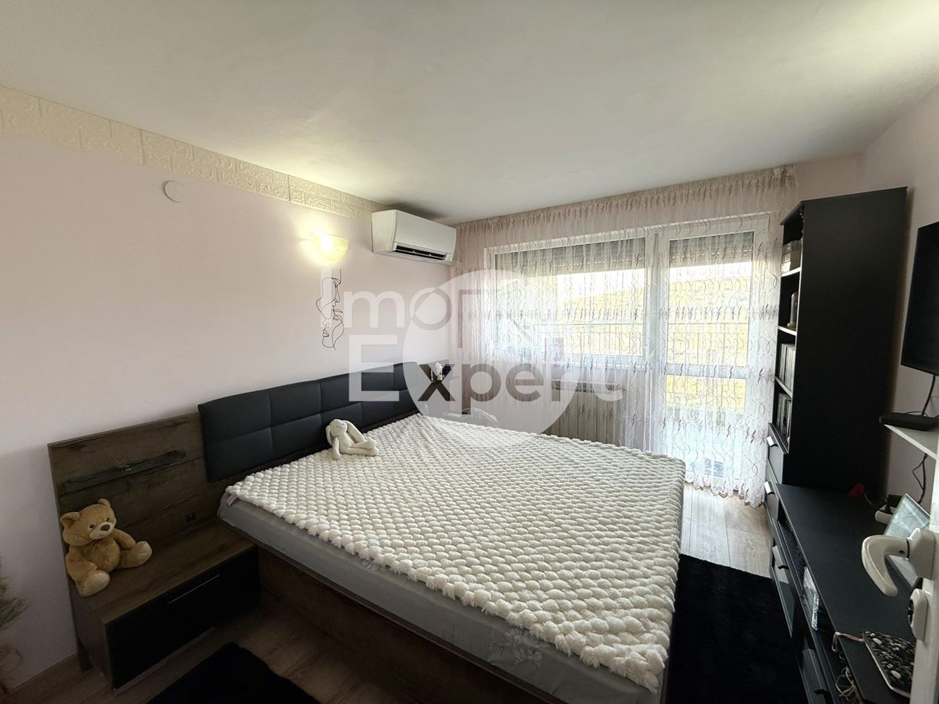 Обзаведен многостаен апартамент на две нива -жк. Меден Рудник - 0