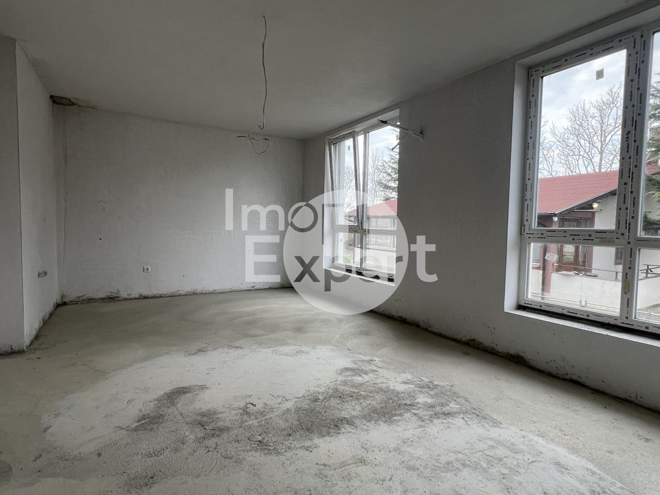 Двустаен апартамент на първа линия море в кв. Крайморие - 0