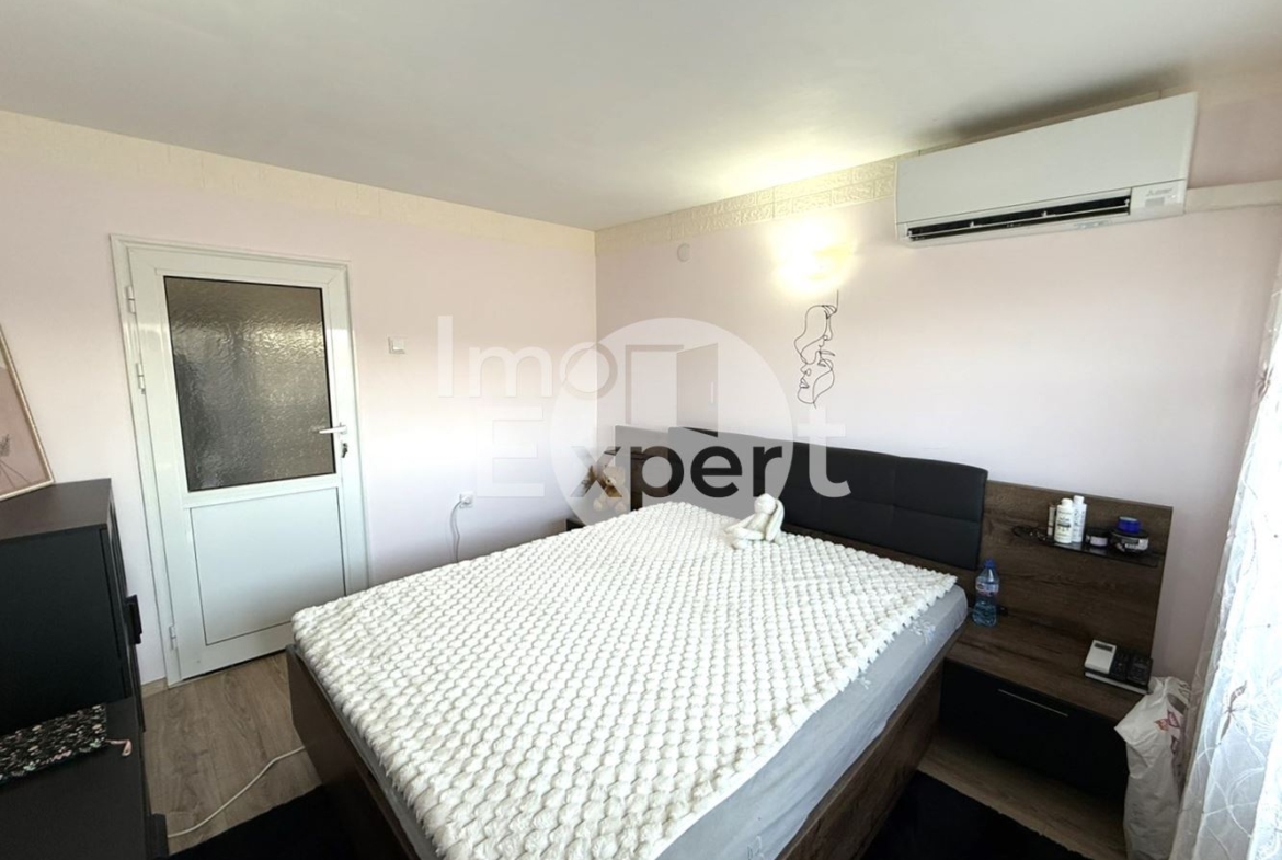 Обзаведен многостаен апартамент на две нива -жк. Меден Рудник - 0