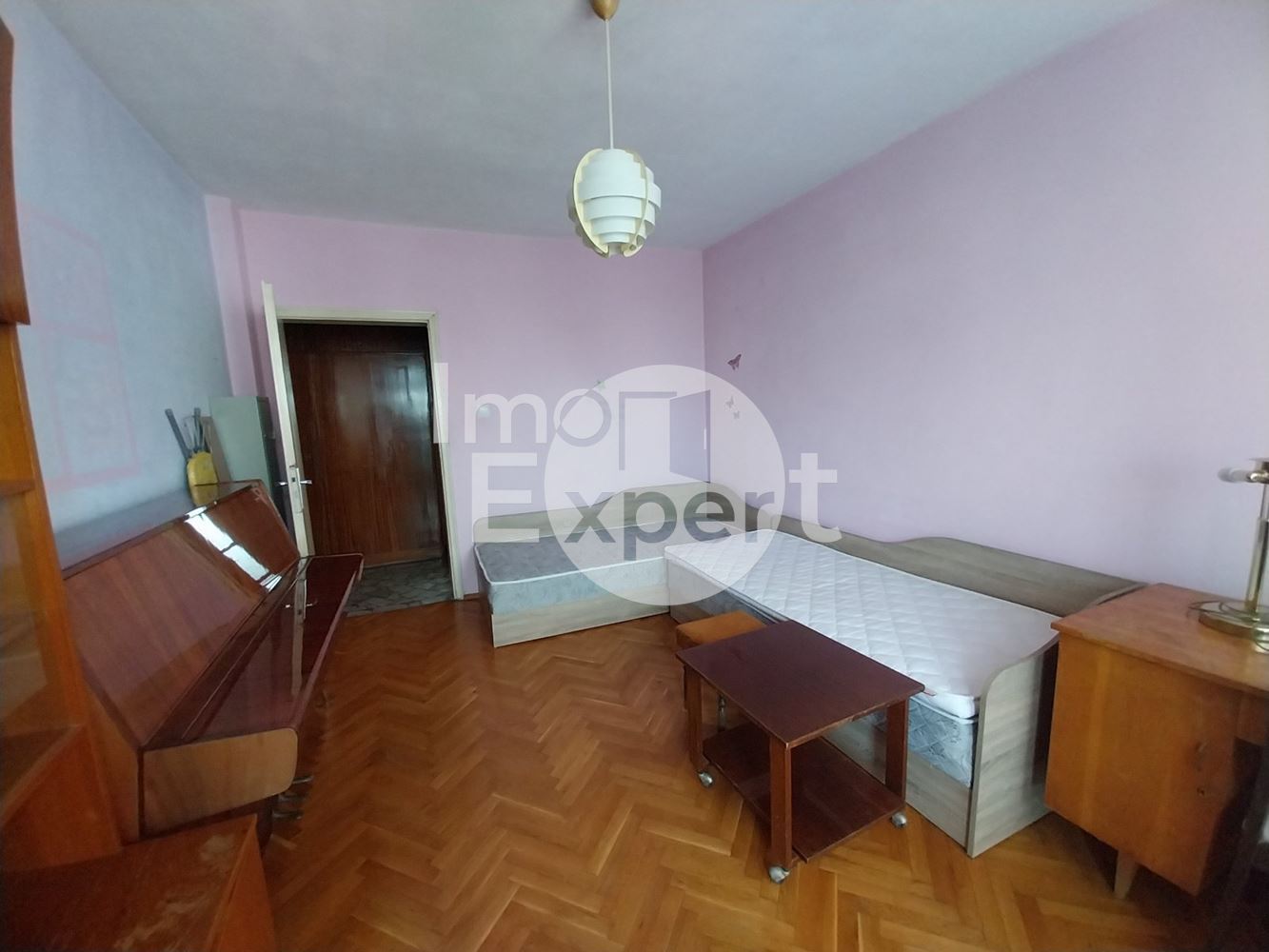 Просторен апартамент с две спални на ТОП локация-0 Просторен апартамент с две спални на ТОП локация - 0