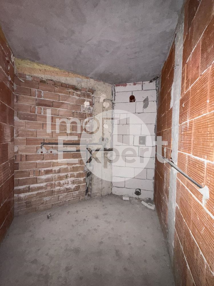 Тристаен апартамент с акт16 жк.Меден рудник зона В-0 Тристаен апартамент с акт16 жк.Меден рудник зона В - 0