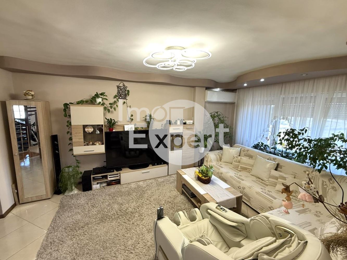 Обзаведен многостаен апартамент на две нива -жк. Меден Рудник - 0