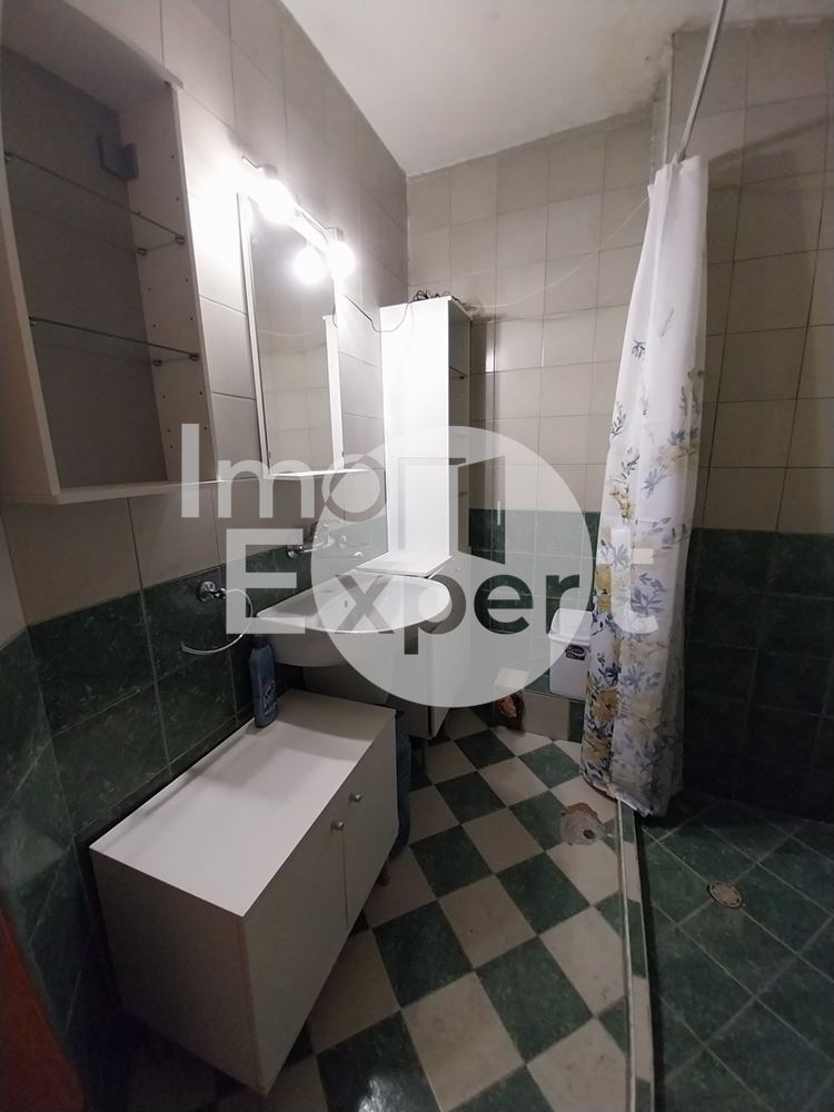 Тристаен апартамент във Възраждане с Акт 16 - 0