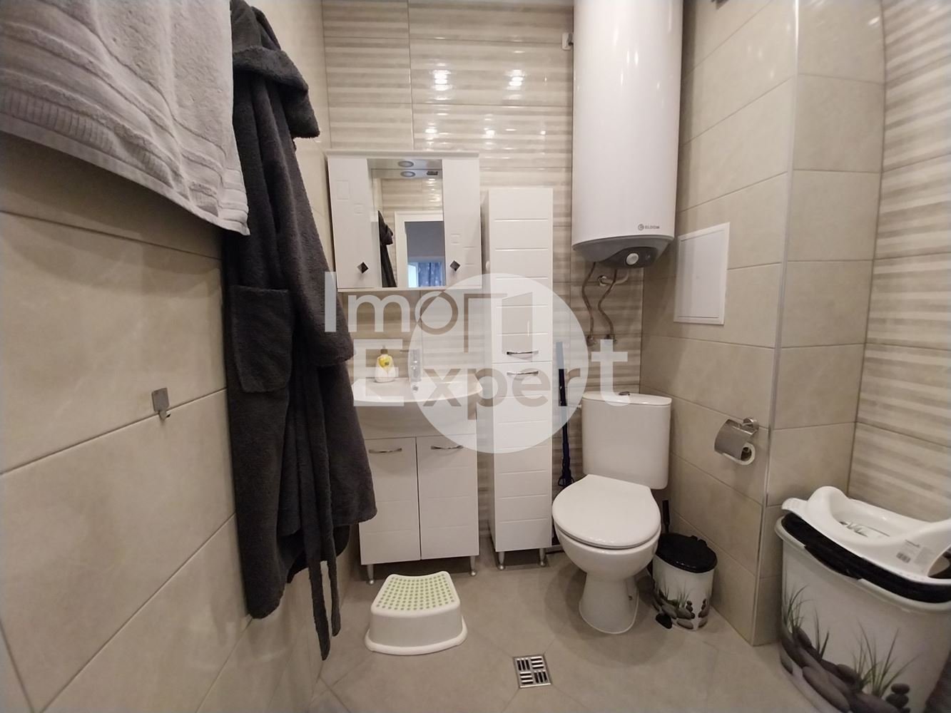 Чисто нов, просторен и обзаведен апартамент в Меден Рудник - 0