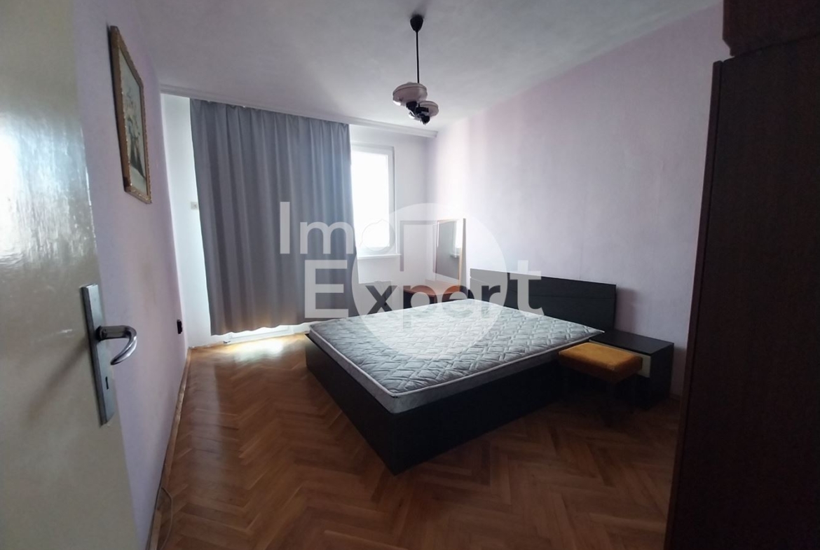 Просторен апартамент с две спални на ТОП локация - 0