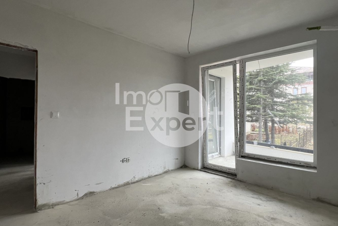 Двустаен апартамент на първа линия море в кв. Крайморие - 0