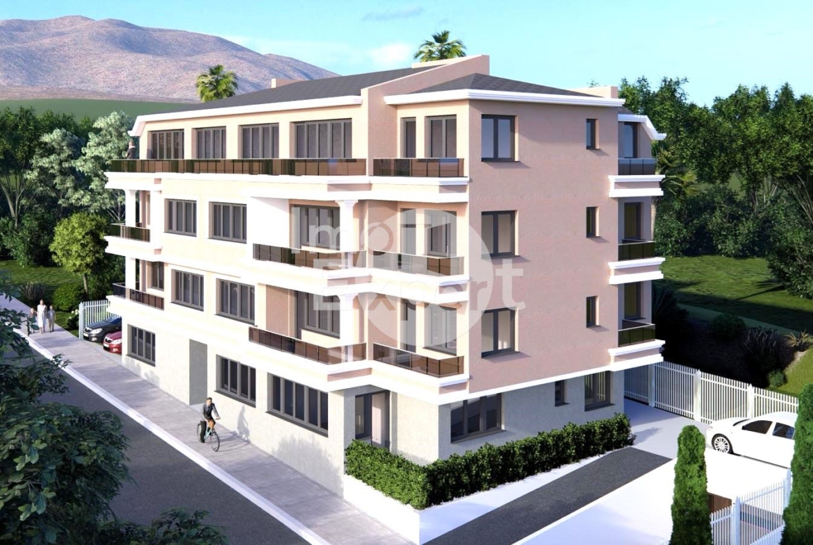 БЕЗ КОМИСИОННА ОТ КУПУВАЧА!!! Двустаен апартамент със собствен двор и паркомясто!!! - 0