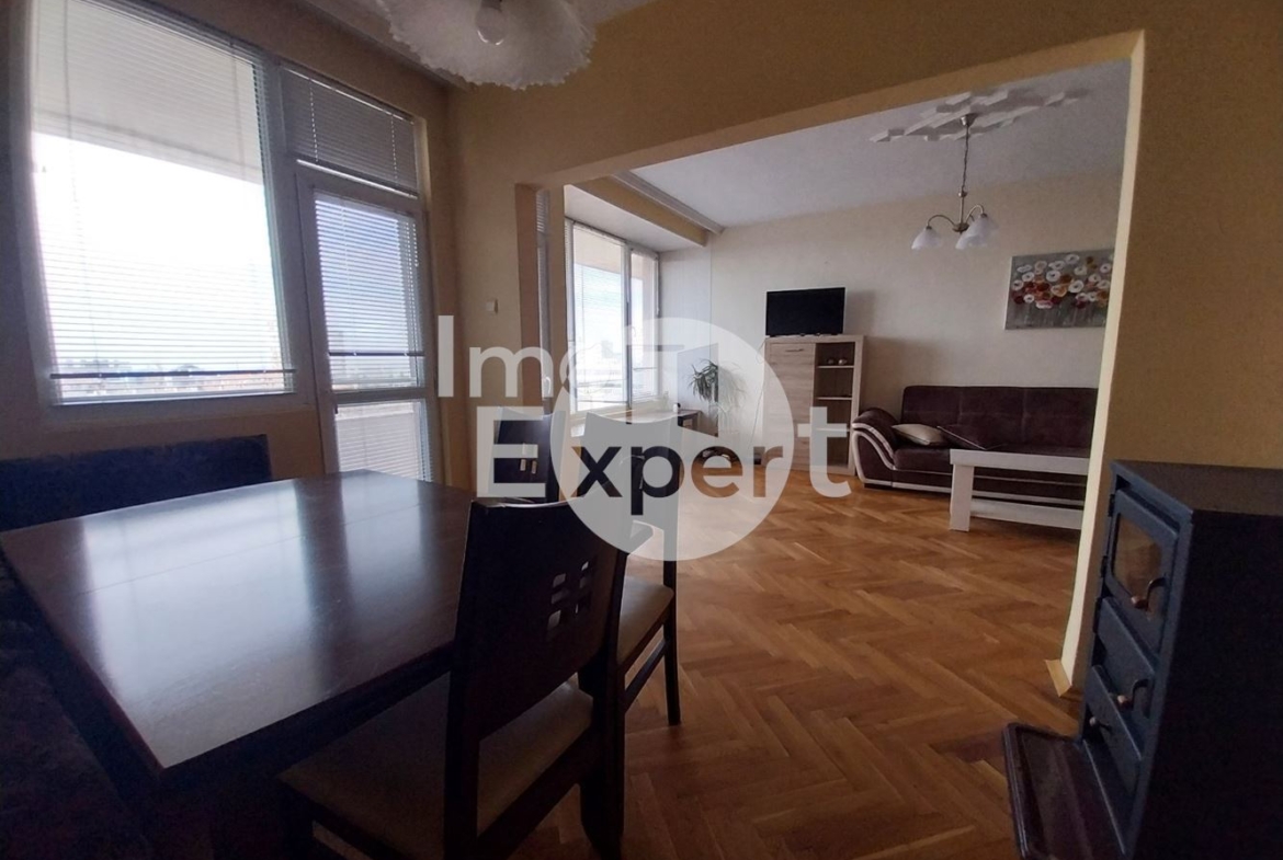 Просторен апартамент с две спални на ТОП локация - 0