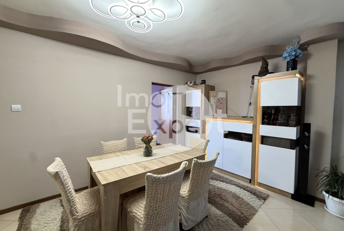 Обзаведен многостаен апартамент на две нива -жк. Меден Рудник - 0