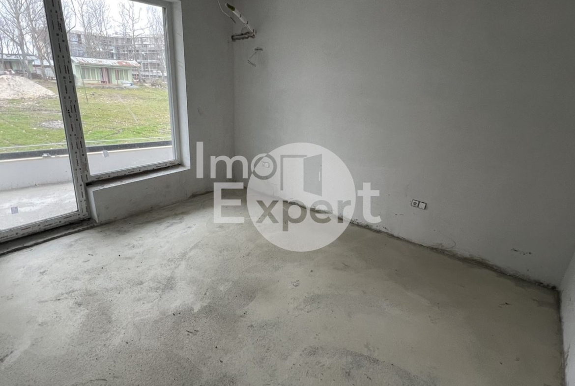 Двустаен апартамент на първа линия море в кв. Крайморие - 0