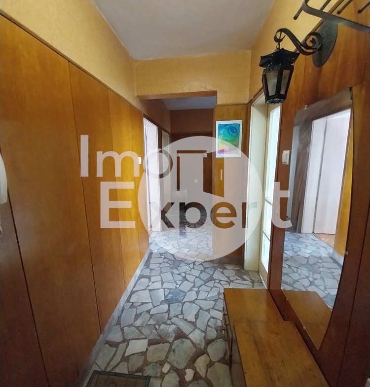 Просторен апартамент с две спални на ТОП локация - 0