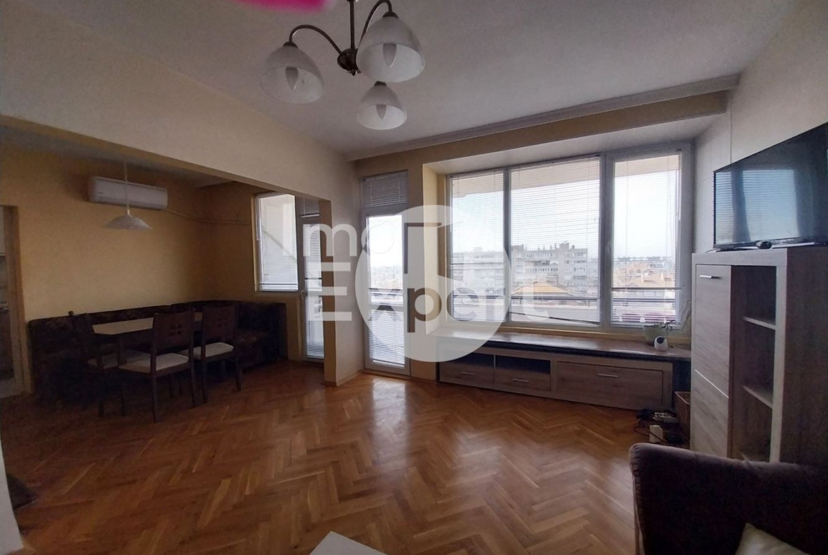 Просторен апартамент с две спални на ТОП локация - 0