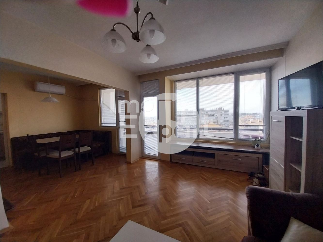 Просторен апартамент с две спални на ТОП локация-0 Просторен апартамент с две спални на ТОП локация - 0