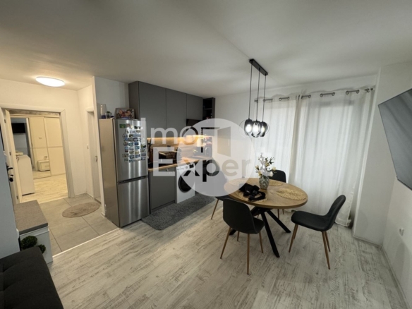 Стилно Обзаведен апартамент с акт16 в жк.Меден рудник - 0