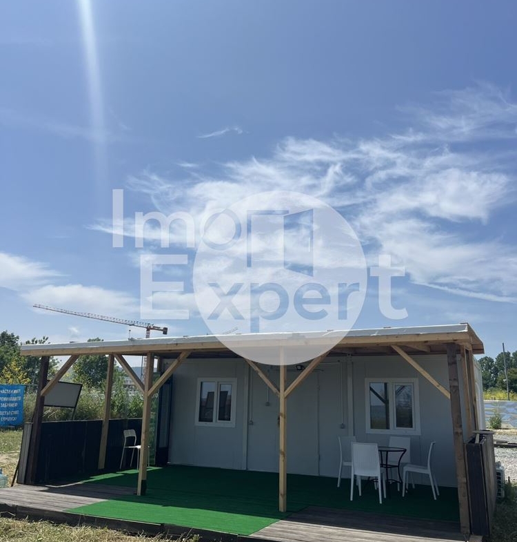 ПРОДАВА СЕ БУНГАЛО НА ПЪРВА ЛИНИЯ - 0