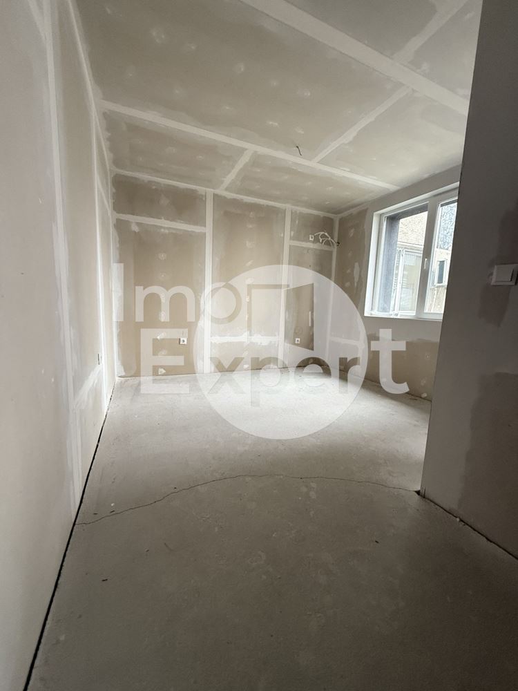 Тристаен апартамент в ж.к. Зорница - ПРЕД АКТ16 - 0