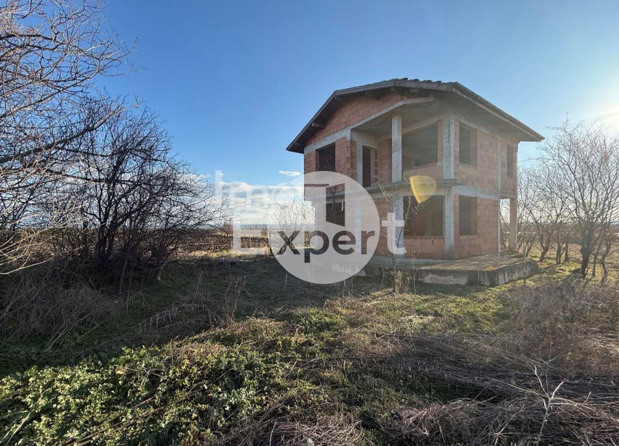 Къща на груб строеж в село Аспарухово - 0