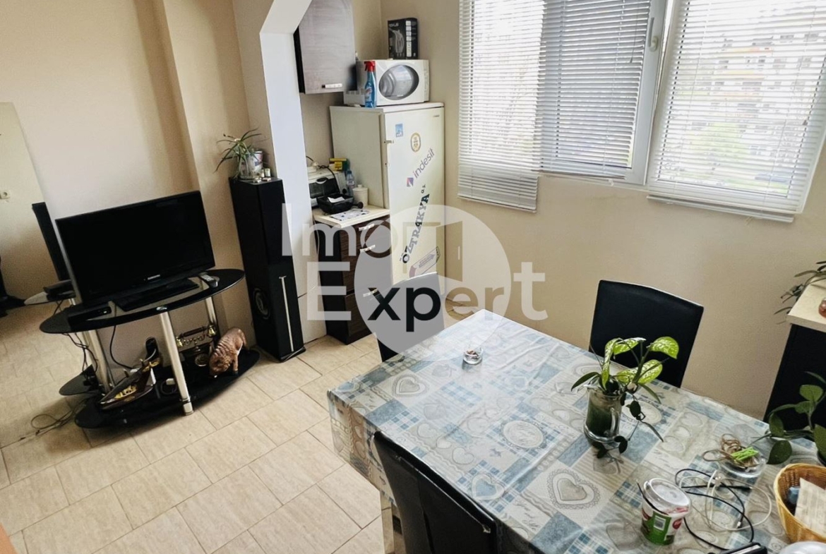 Три отделни стаи на среден етаж в близост до ПАРК изгрев!!! - 0