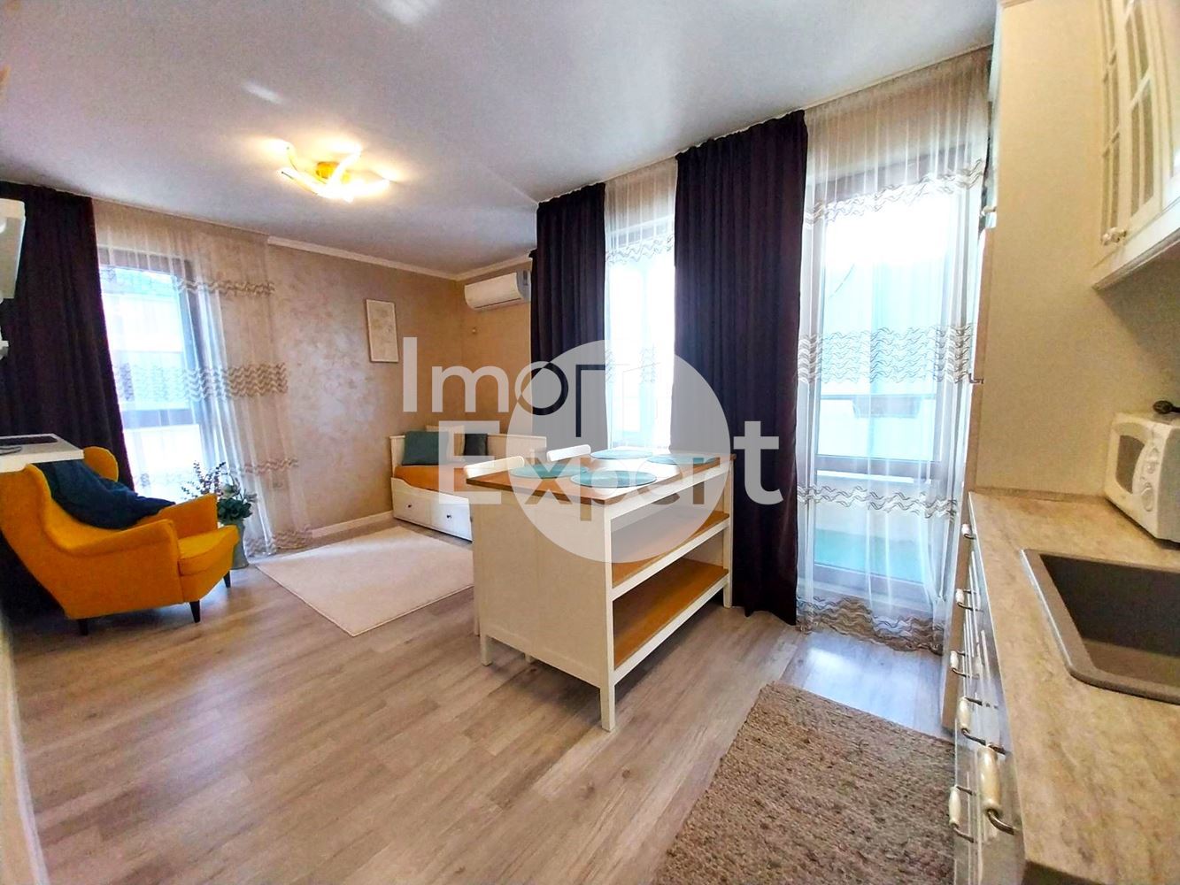 Луксозен, обзаведен, двустаен апартамент в Сарафово - 0