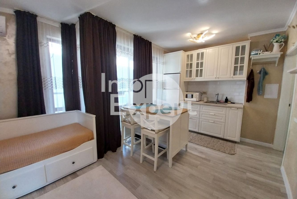 Луксозен, обзаведен, двустаен апартамент в Сарафово - 0