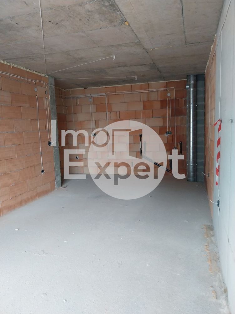 Апартамент с две спални и паркомясто в цената-0 Апартамент с две спални и паркомясто в цената - 0