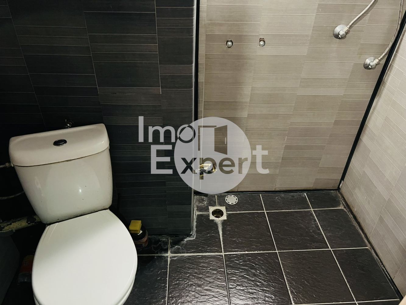 Имот с добър потенциал, разположен в район с високо търсене!!! - 0