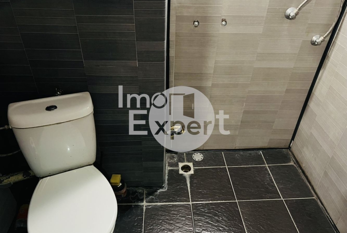 Три отделни стаи на среден етаж в близост до ПАРК изгрев!!! - 0