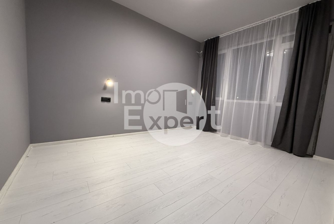 Тристаен апартамент до ключ с кухня акт16 в жк.Меден рудник - 0